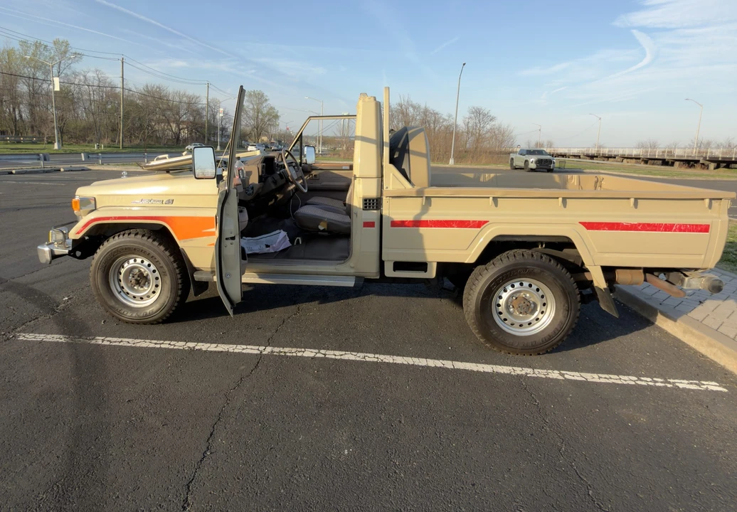 1996 Toyota J70 Land Cruiser - Image 14 of 31