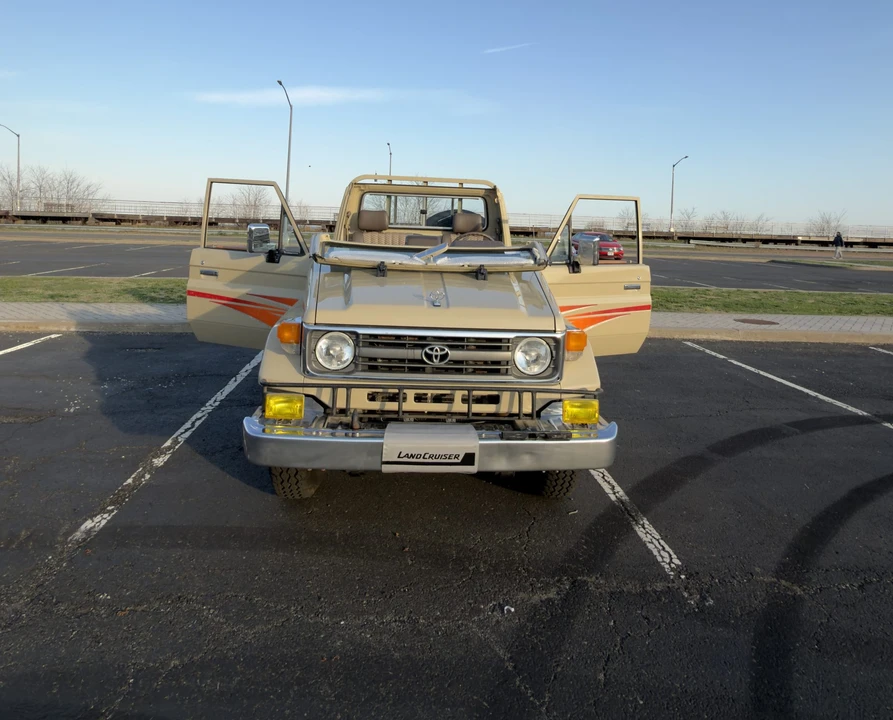1996 Toyota J70 Land Cruiser - Image 6 of 31