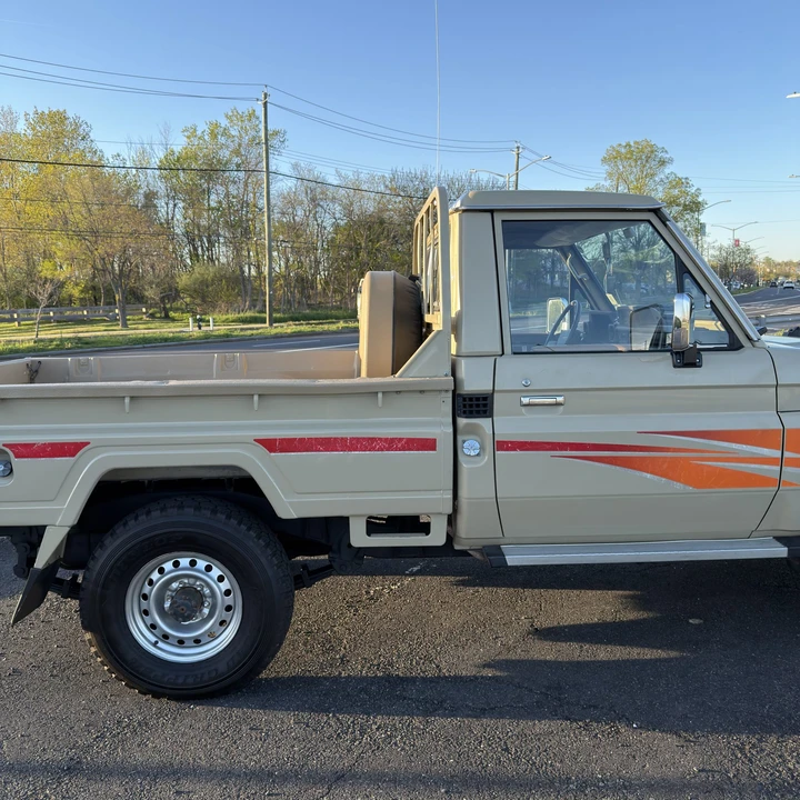 1996 Toyota J70 Land Cruiser - Image 28 of 31