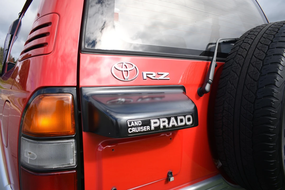 1996 Toyota J90 Land Cruiser Prado - Image 20 of 31