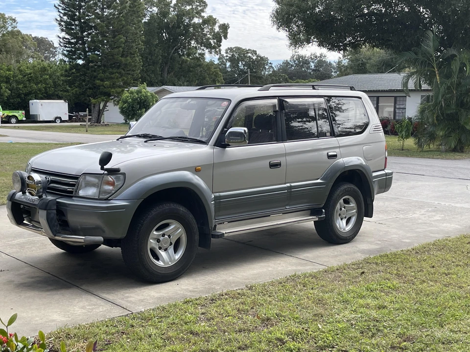 1996 Toyota J90 Land Cruiser Prado - Image 10 of 31