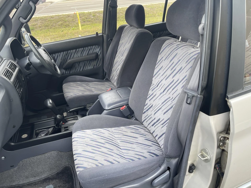 1996 Toyota J90 Land Cruiser Prado - Image 29 of 31
