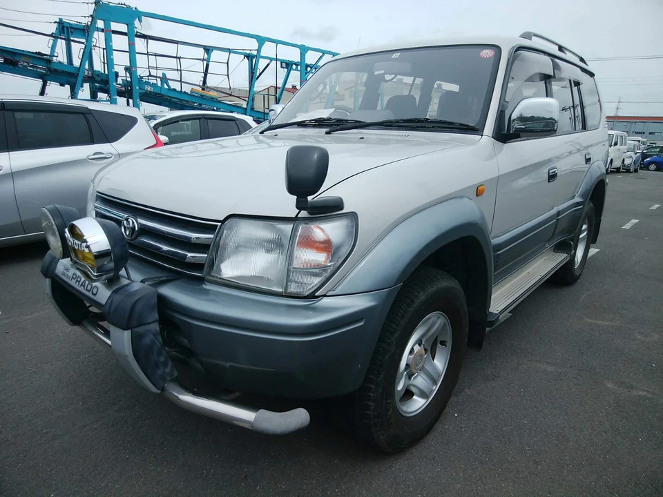 1996 Toyota J90 Land Cruiser Prado - Image 9 of 31