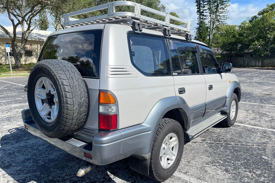 1996 Toyota J90 Land Cruiser Prado - Image 4 of 31