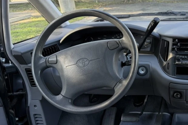 1996 Toyota Previa/Estima 1st Gen - Image 6 of 8