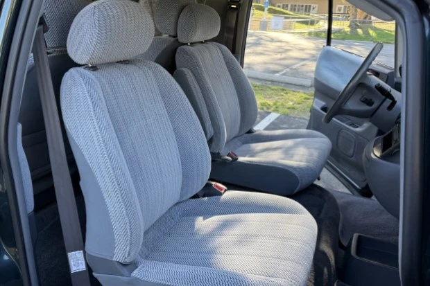 1996 Toyota Previa/Estima 1st Gen - Image 4 of 8