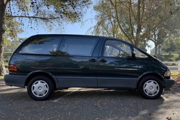 1996 Toyota Previa/Estima 1st Gen - Image 3 of 8