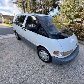1996 Toyota Previa LE S/C Minivan 3D
