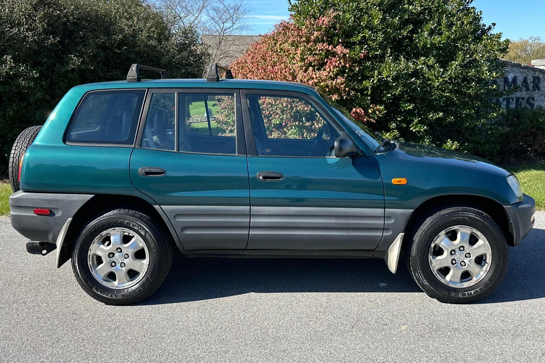 1996 Toyota RAV4 1st Gen - Image 3 of 31