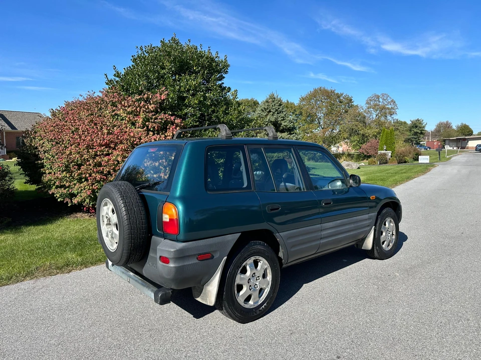 1996 Toyota RAV4 1st Gen - Image 18 of 31