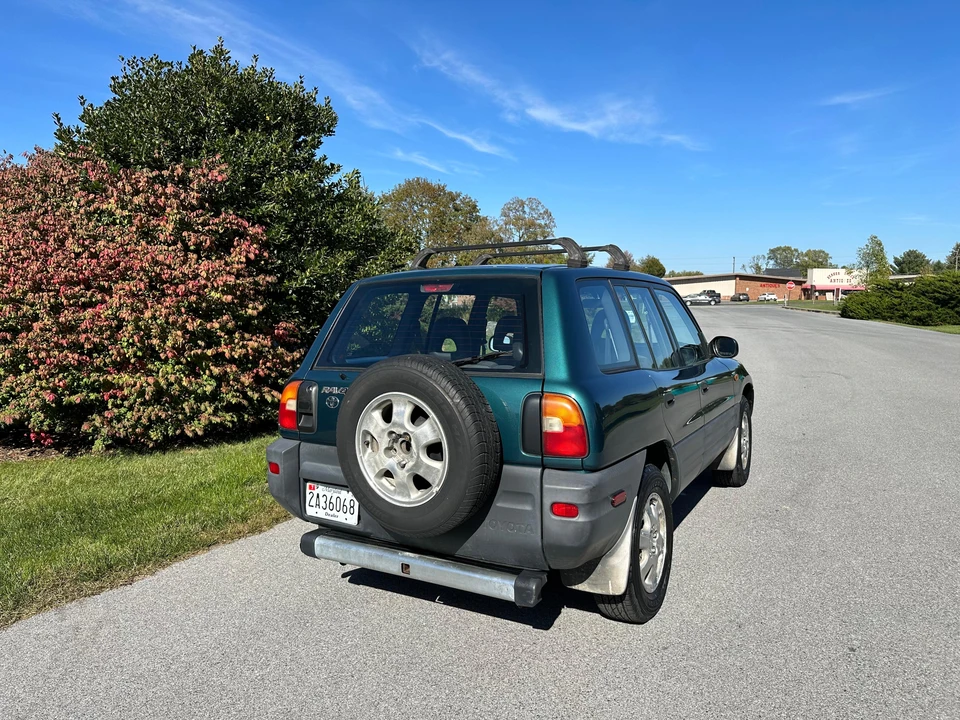 1996 Toyota RAV4 1st Gen - Image 16 of 31