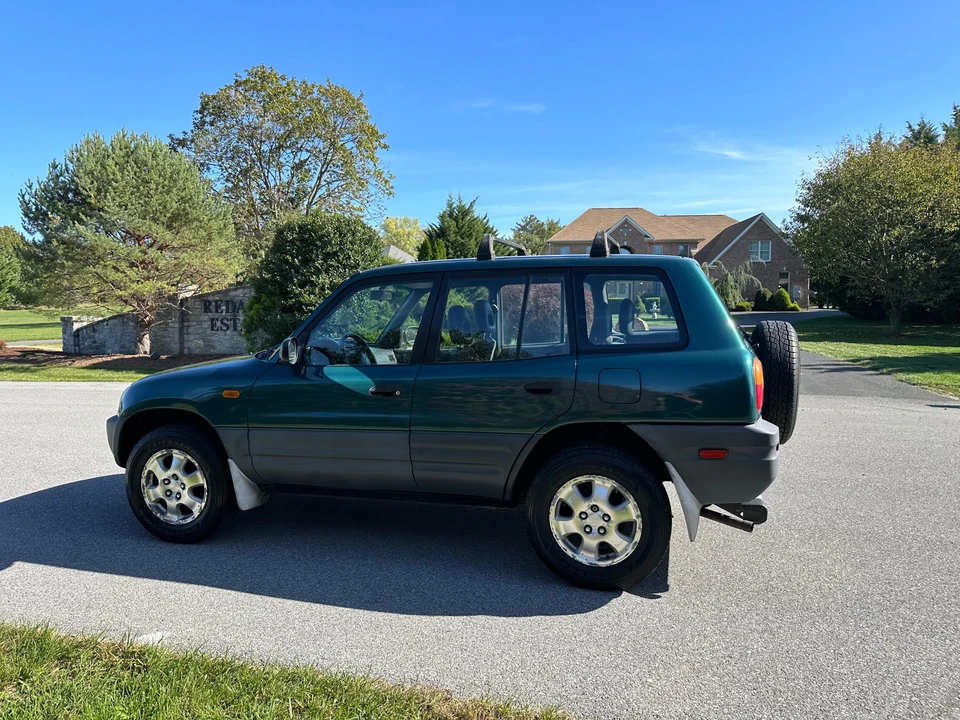 1996 Toyota RAV4 1st Gen - Image 12 of 31