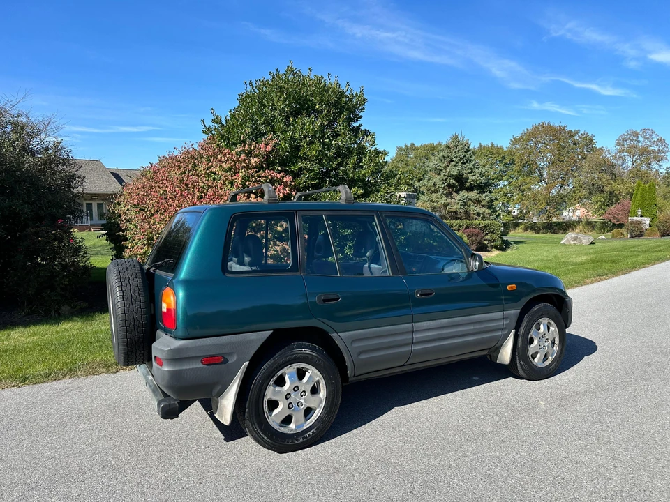 1996 Toyota RAV4 1st Gen - Image 19 of 31