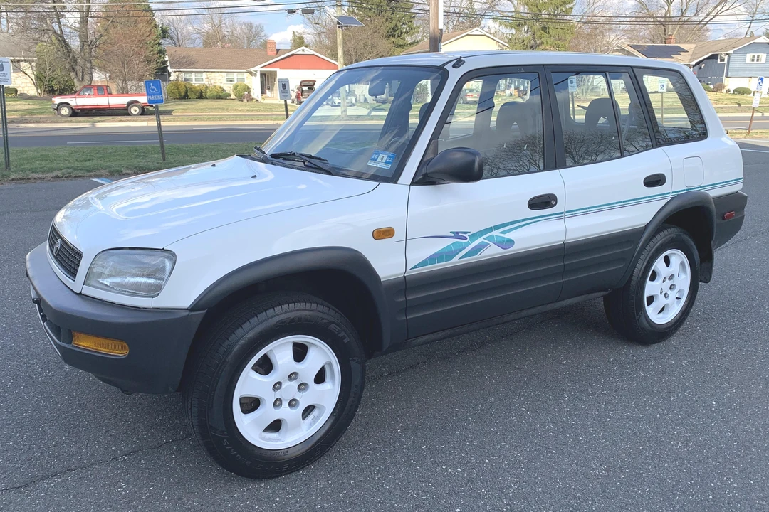 1996 Toyota RAV4 1st Gen - Image 3 of 31