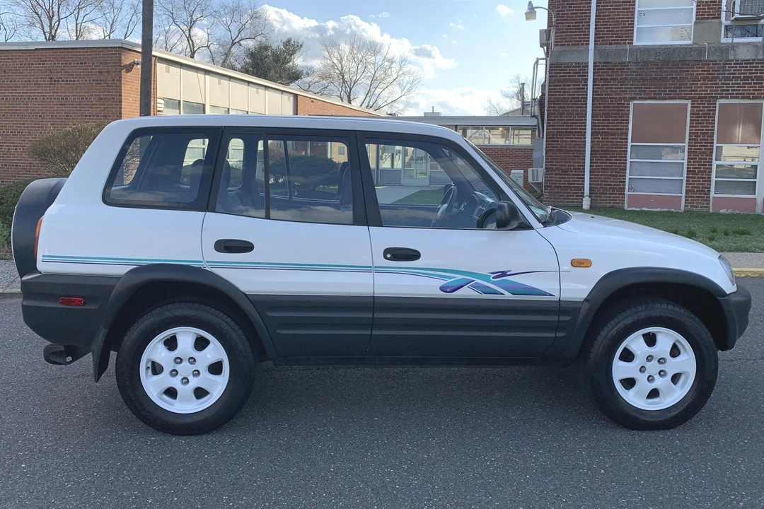 1996 Toyota RAV4 1st Gen - Image 12 of 31