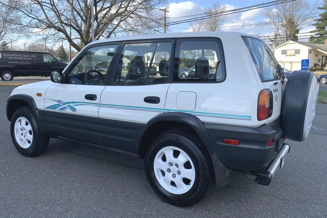 1996 Toyota RAV4 1st Gen - Image 4 of 31