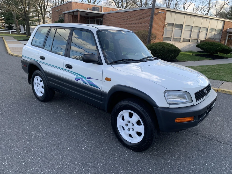 1996 Toyota RAV4 1st Gen - Image 14 of 31