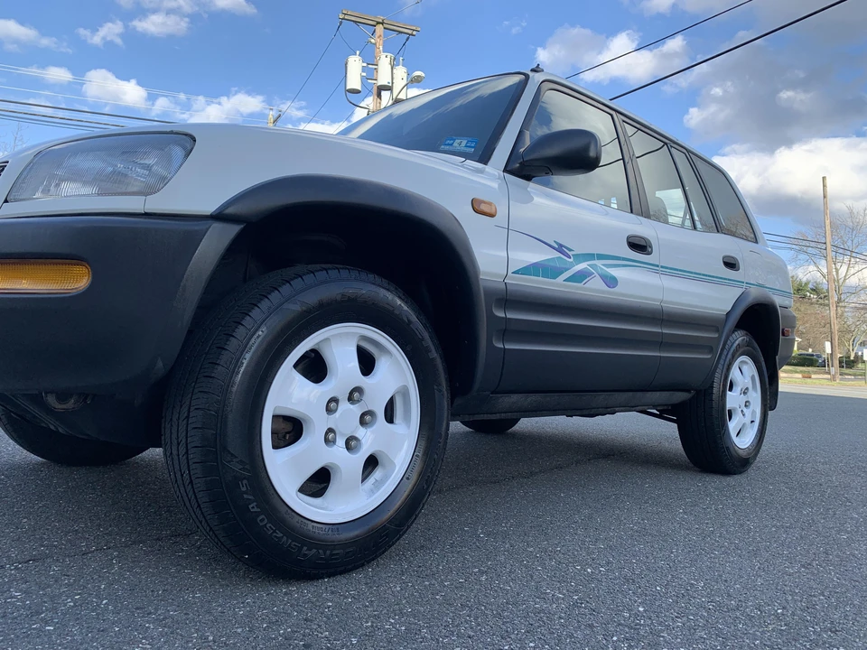 1996 Toyota RAV4 1st Gen - Image 20 of 31