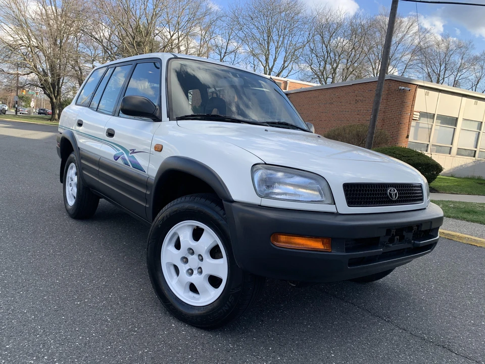 1996 Toyota RAV4 1st Gen - Image 15 of 31