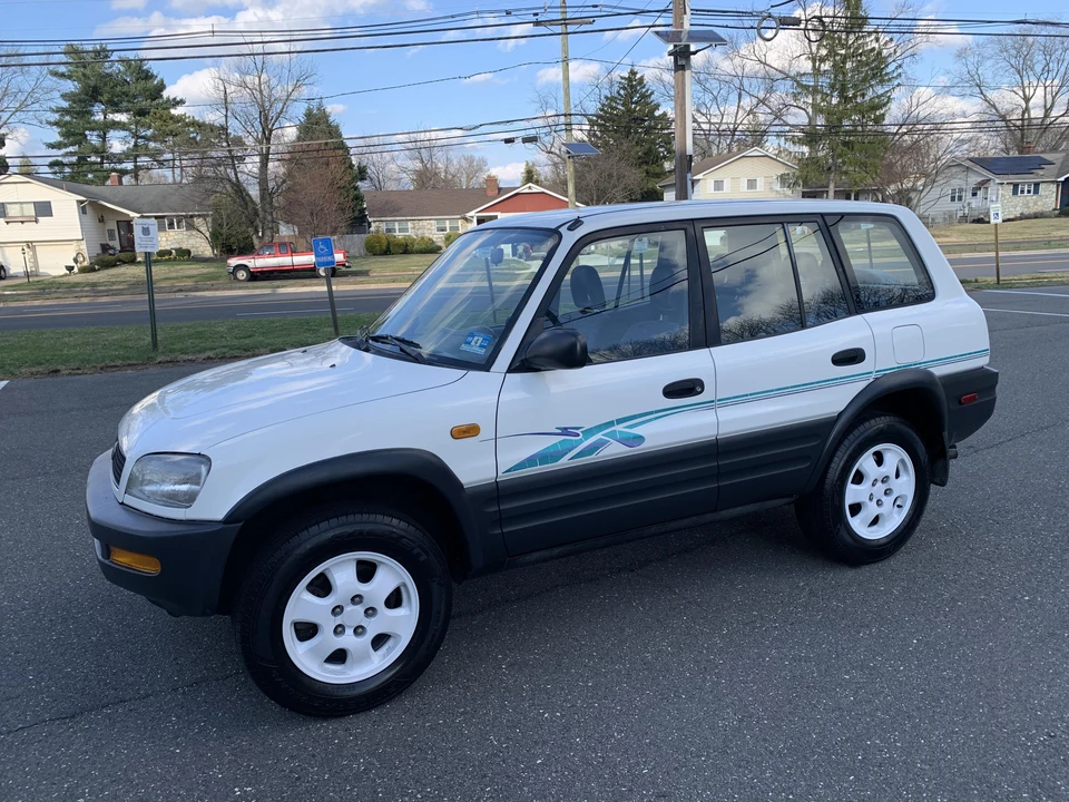 1996 Toyota RAV4 1st Gen - Image 7 of 31