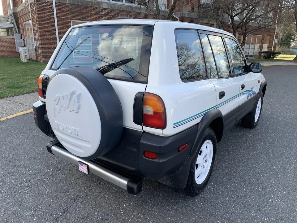 1996 Toyota RAV4 1st Gen - Image 10 of 31