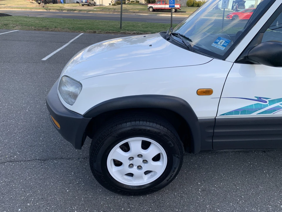 1996 Toyota RAV4 1st Gen - Image 19 of 31