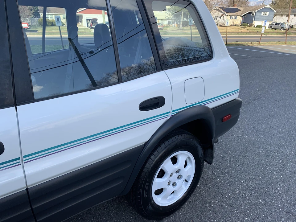 1996 Toyota RAV4 1st Gen - Image 23 of 31