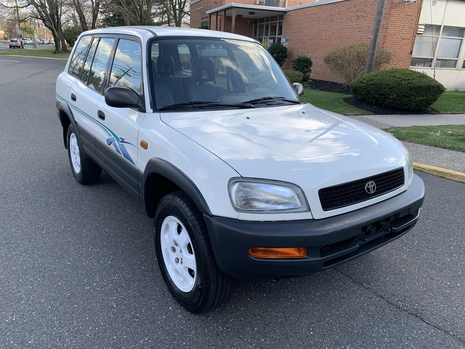 1996 Toyota RAV4 1st Gen - Image 16 of 31