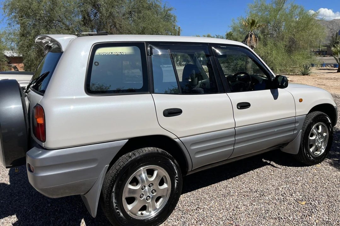 1996 Toyota RAV4 1st Gen - Image 4 of 31