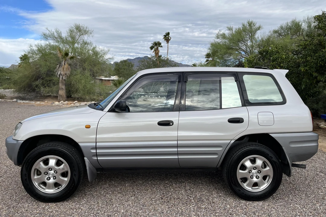 1996 Toyota RAV4 1st Gen - Image 3 of 31