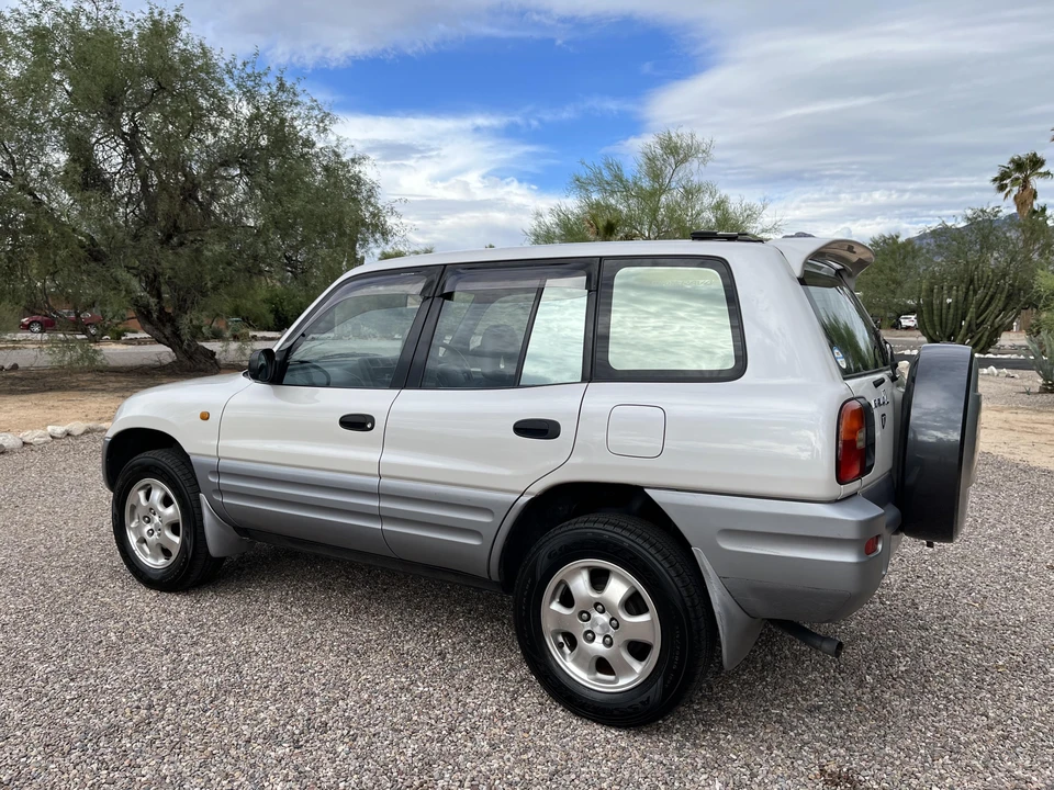 1996 Toyota RAV4 1st Gen - Image 9 of 31