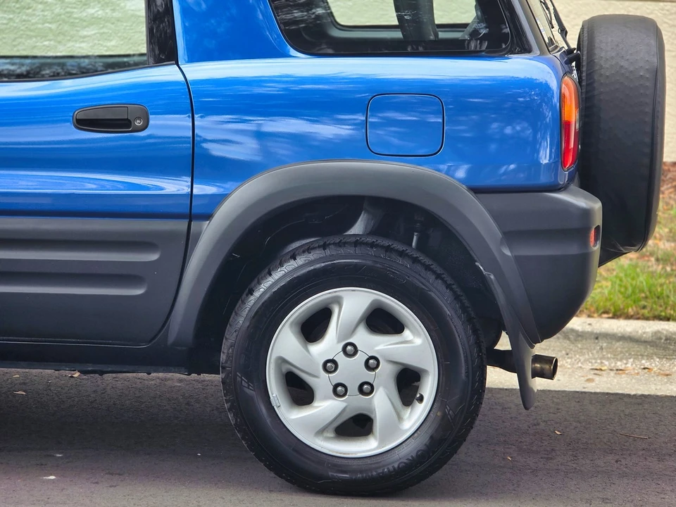 1996 Toyota RAV4 1st Gen - Image 15 of 21