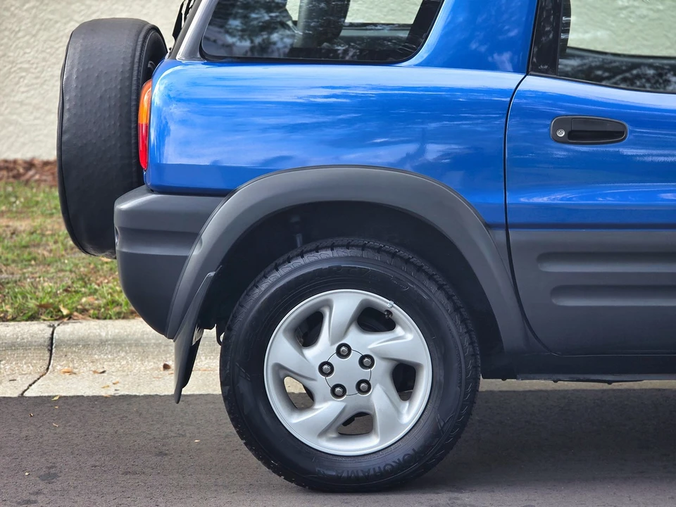 1996 Toyota RAV4 1st Gen - Image 10 of 21