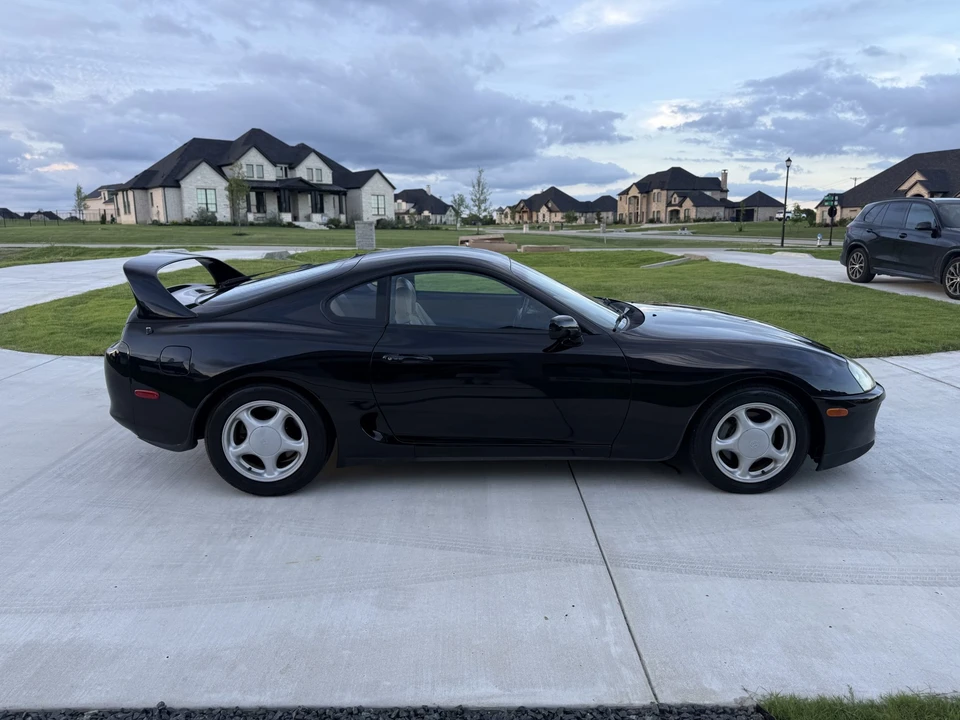 1996 Toyota - Image 13 of 31