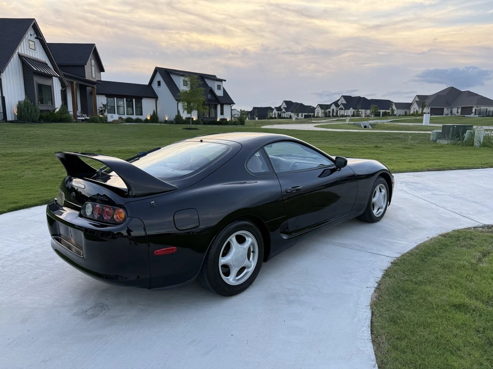 1996 Toyota - Image 16 of 31