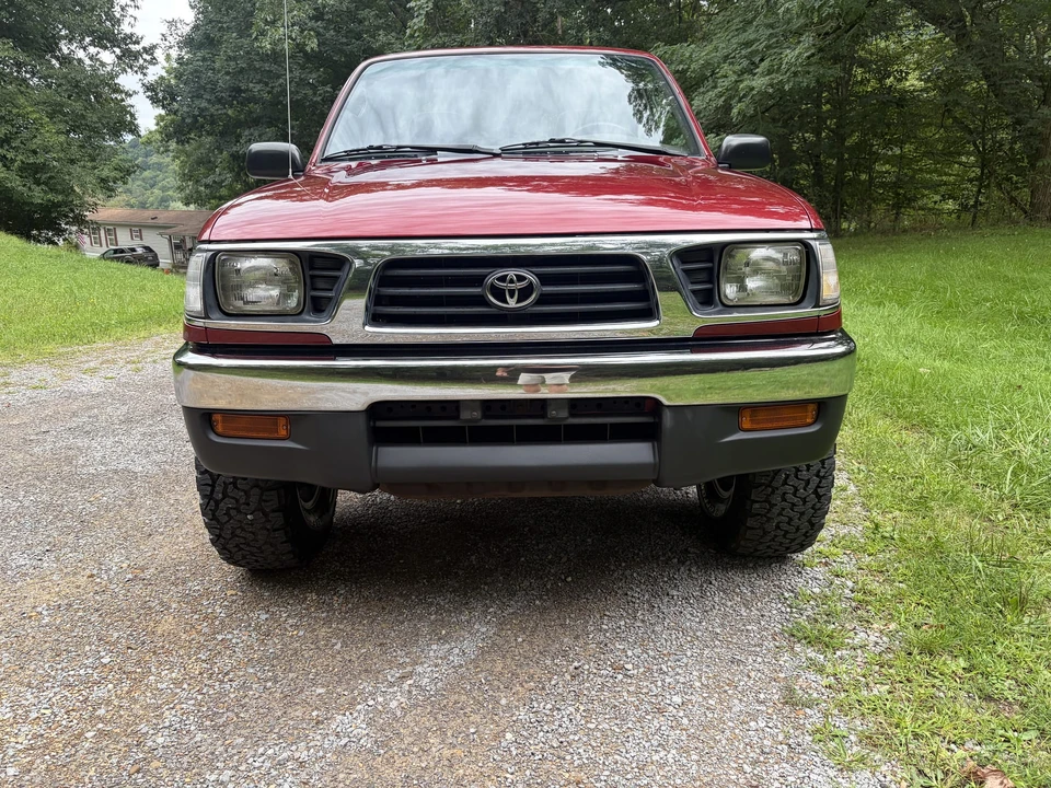 1996 Toyota Tacoma 1st Gen - Image 2 of 31