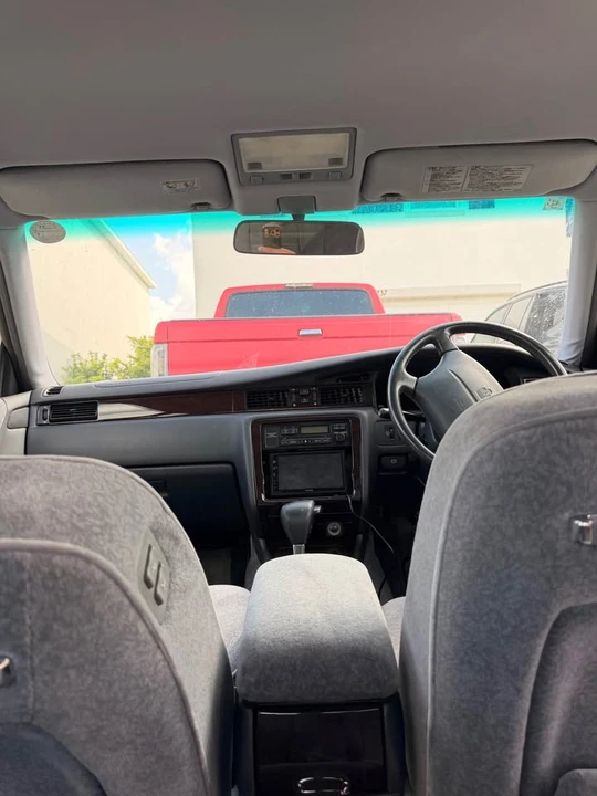 1996 Toyota Crown 10th Gen - Image 6 of 18