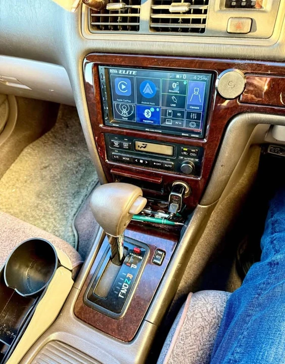 1996 Toyota Crown 10th Gen - Image 7 of 9