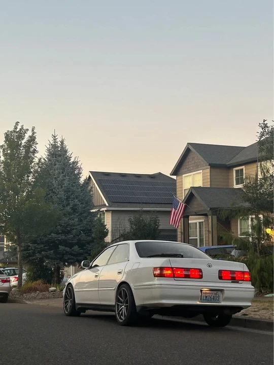 1996 Toyota Crown 10th Gen - Image 3 of 9