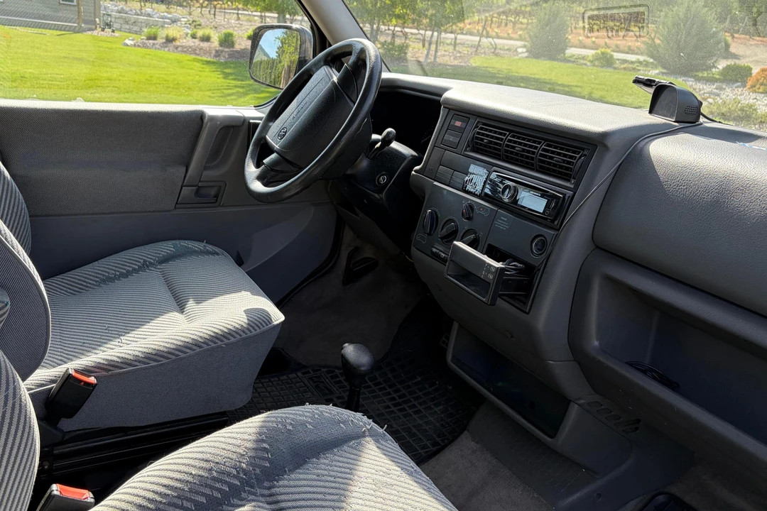 1996 Volkswagen EuroVan - Image 28 of 31