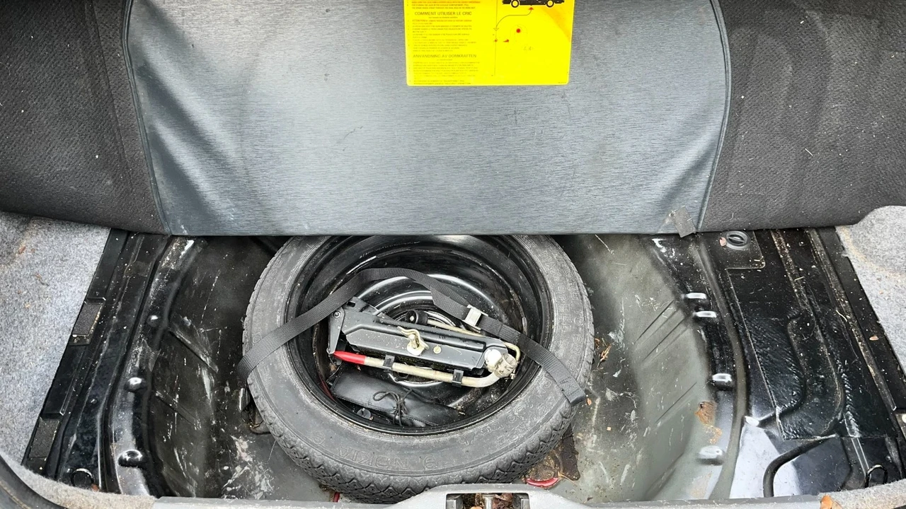 1996 Volvo 850 R - Image 11 of 17