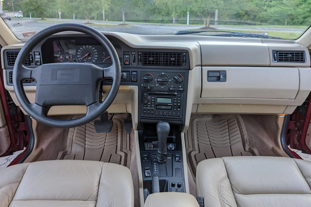 1996 Volvo 850 - Image 26 of 31