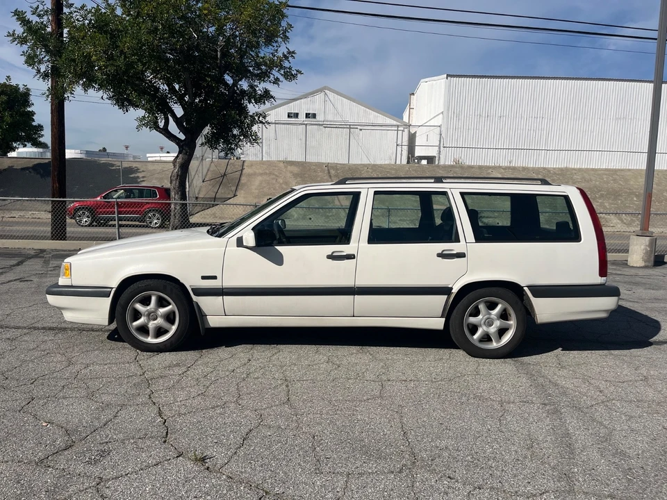 1996 Volvo 850 - Image 2 of 20