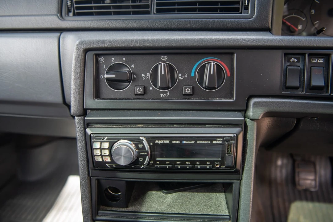 1996 Volvo 940 - Image 23 of 30