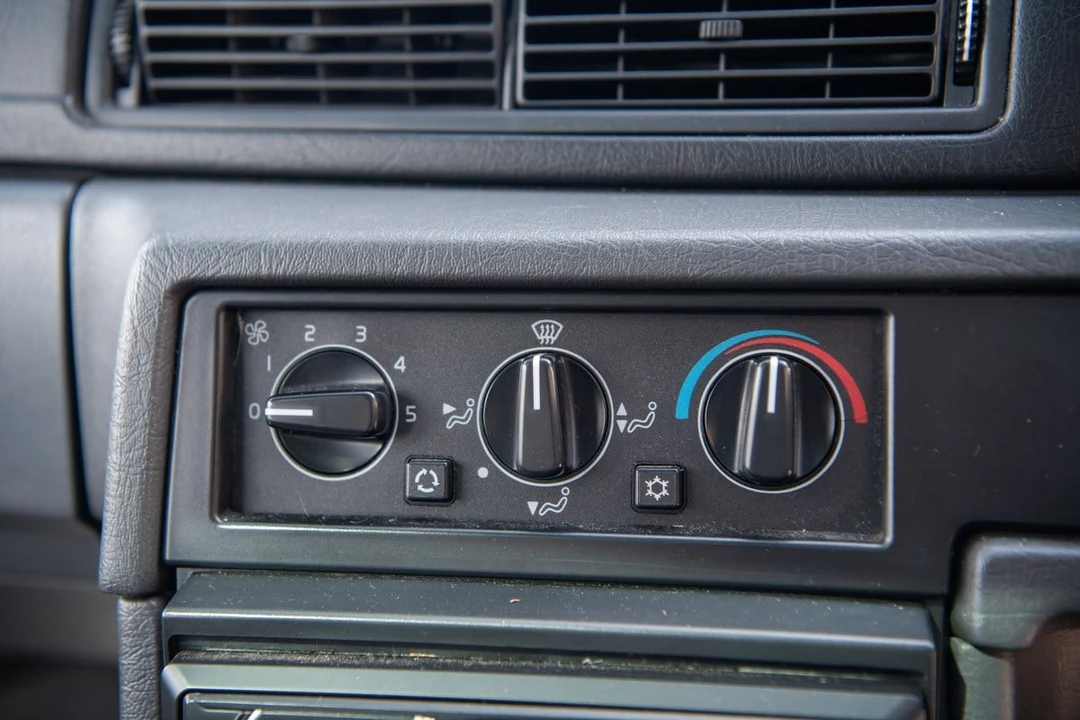1996 Volvo 940 - Image 28 of 30