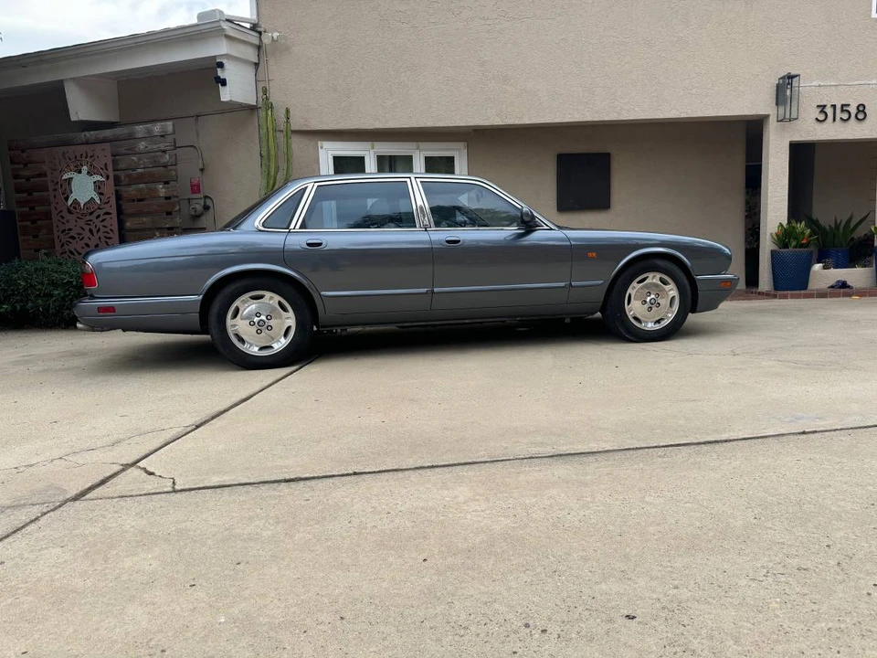 1996 Jaguar X300 XJ - Image 2 of 12