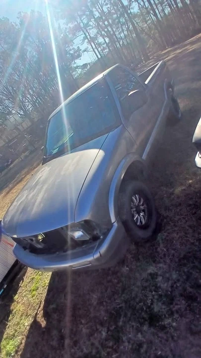 1996 Chevrolet S-10 - Image 2 of 10
