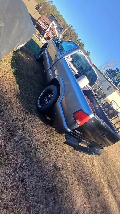 1996 Chevrolet S-10 - Image 3 of 10