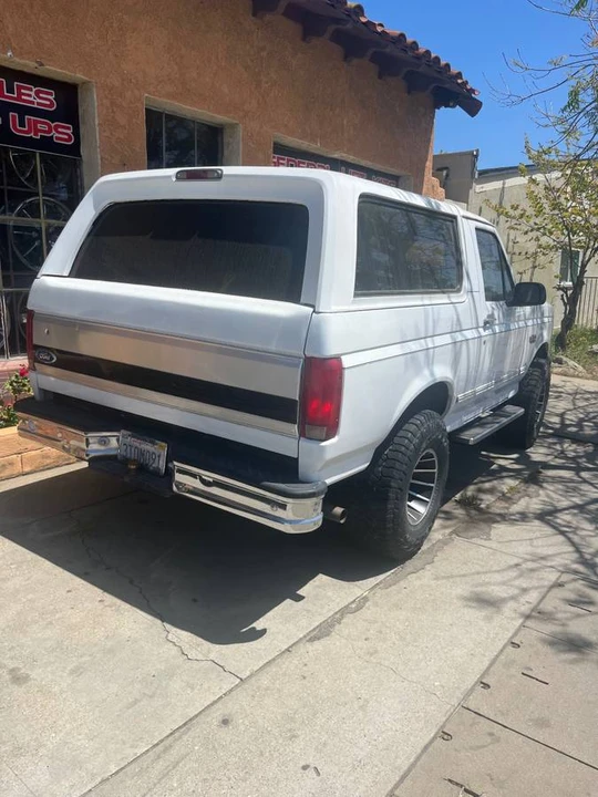 1996 Ford Bronco 5th Gen - Image 2 of 4