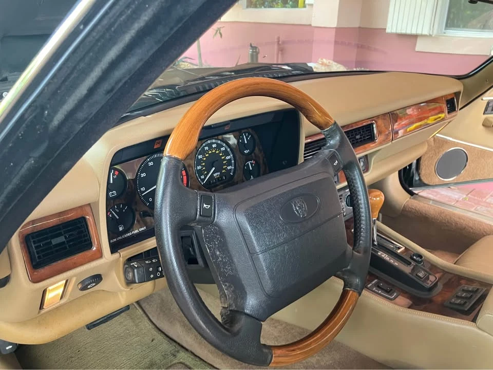 1996 Jaguar XJS - Image 5 of 10